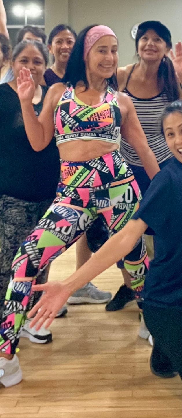 Customer photo review of Dale-Z Z-Lift High Waisted Ankle Leggings