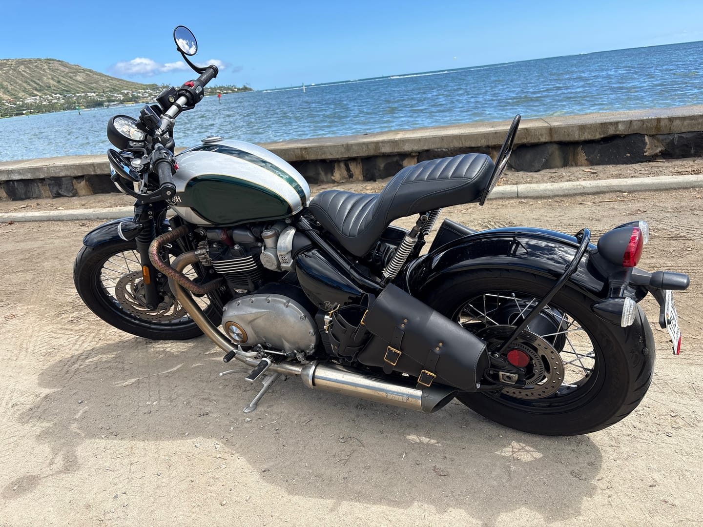 Customer photo review of Triumph Bobber & Speedmaster Left Side Solo Bag w/ Fuel Bottle Holder (TBL01FB)