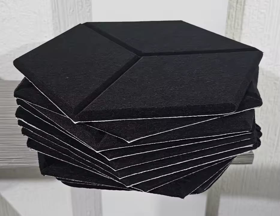 Customer photo review of Panneaux Acoustiques Muraux Hexagonaux – Mousse Absorbante Auto-Adhésive, Lot de 12
