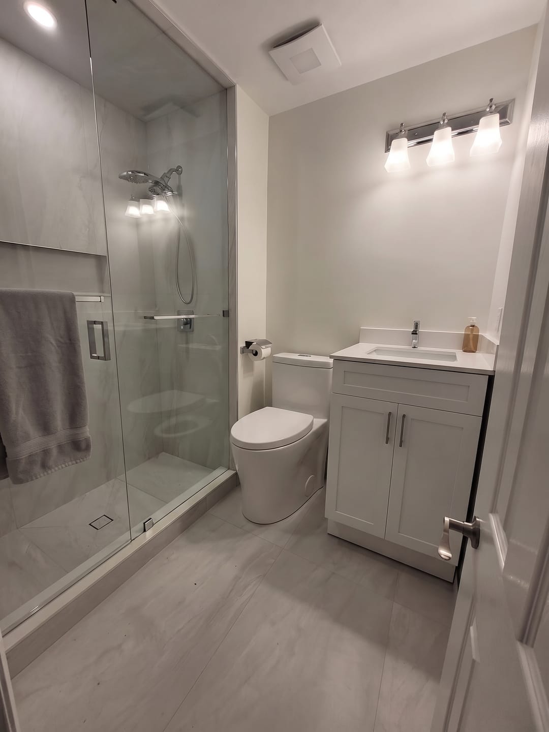 Customer photo review of Gota - Glossy White One-Piece Toilet with Dual Flush & Soft-Close Seat