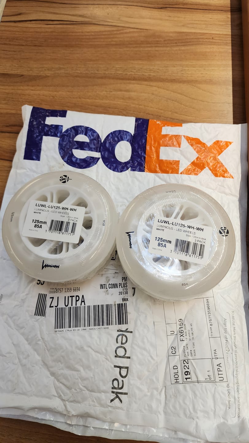 Customer photo review of Luminous LED 125mm/85A Wheels (Pack of 3)
