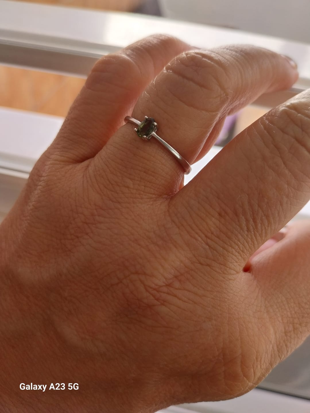 Customer photo review of Anillo Moldavita Ajustable | Buena suerte - Espiritualidad