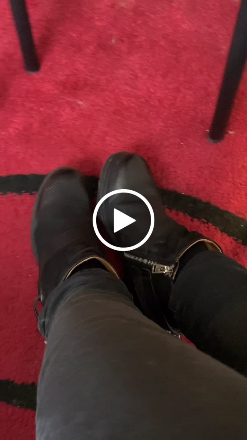 Customer video review of BOTIN SAINT NEGRO