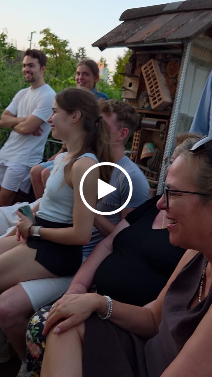 Customer video review of Dein persönlicher Song