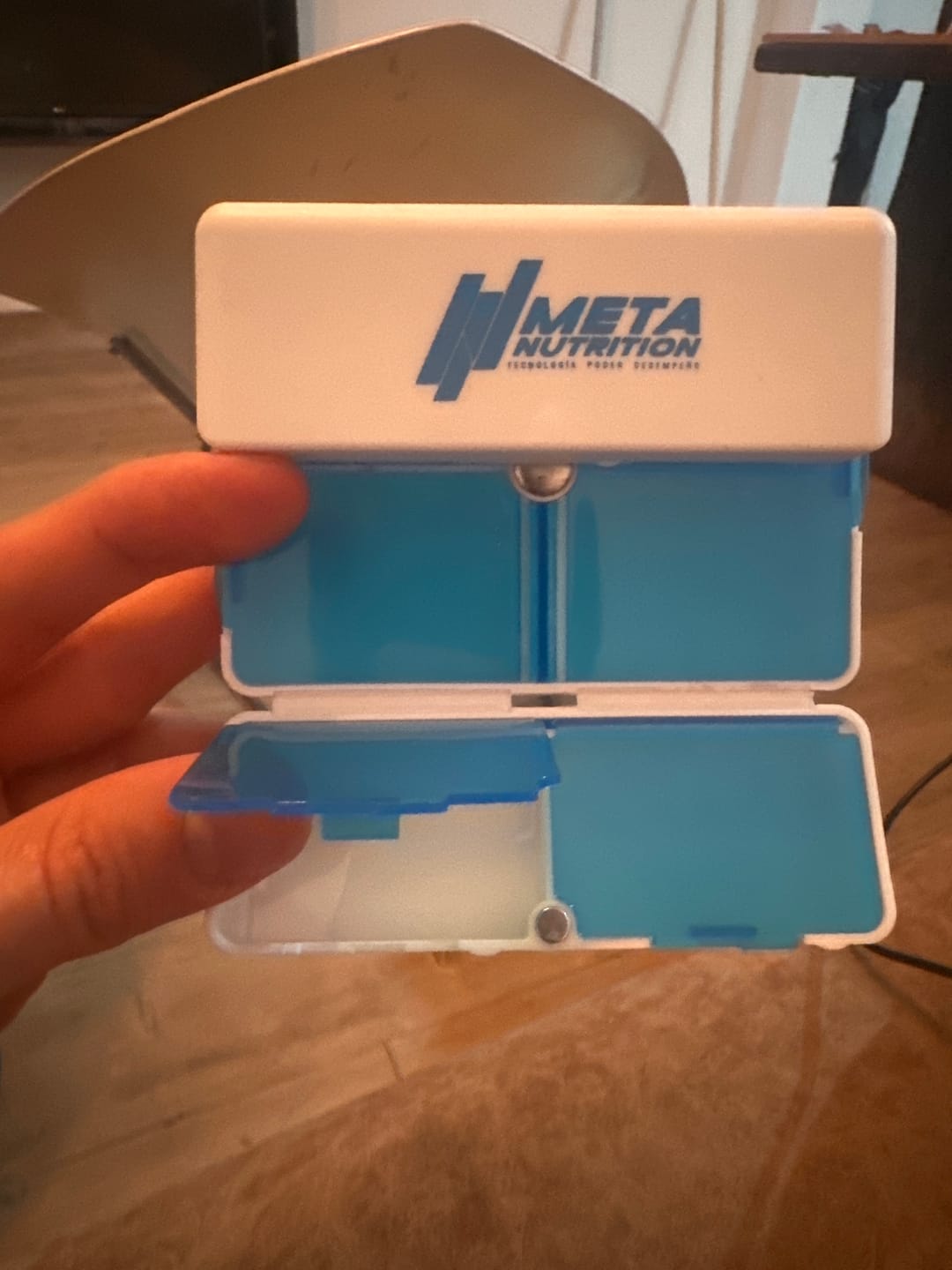 Customer photo review of 🎁 Pastillero magnético Meta Nutrition (100% off)