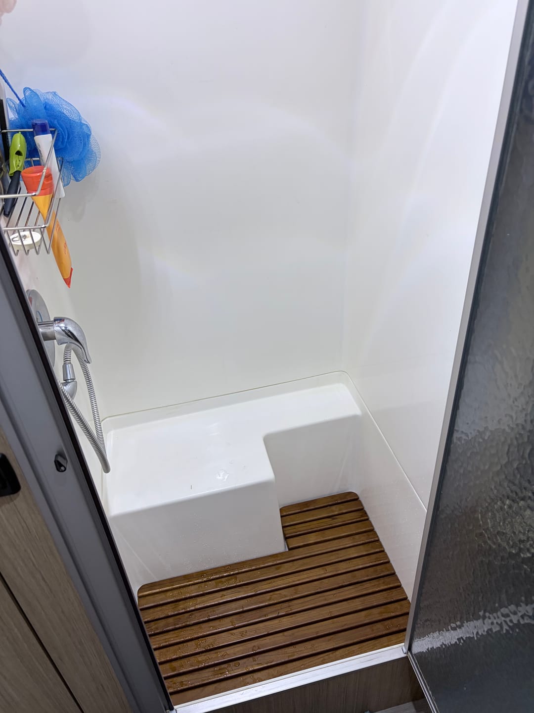 Customer photo review of 25FB / 27FB / 30RB L-shape Airstream Teak Shower Mat
