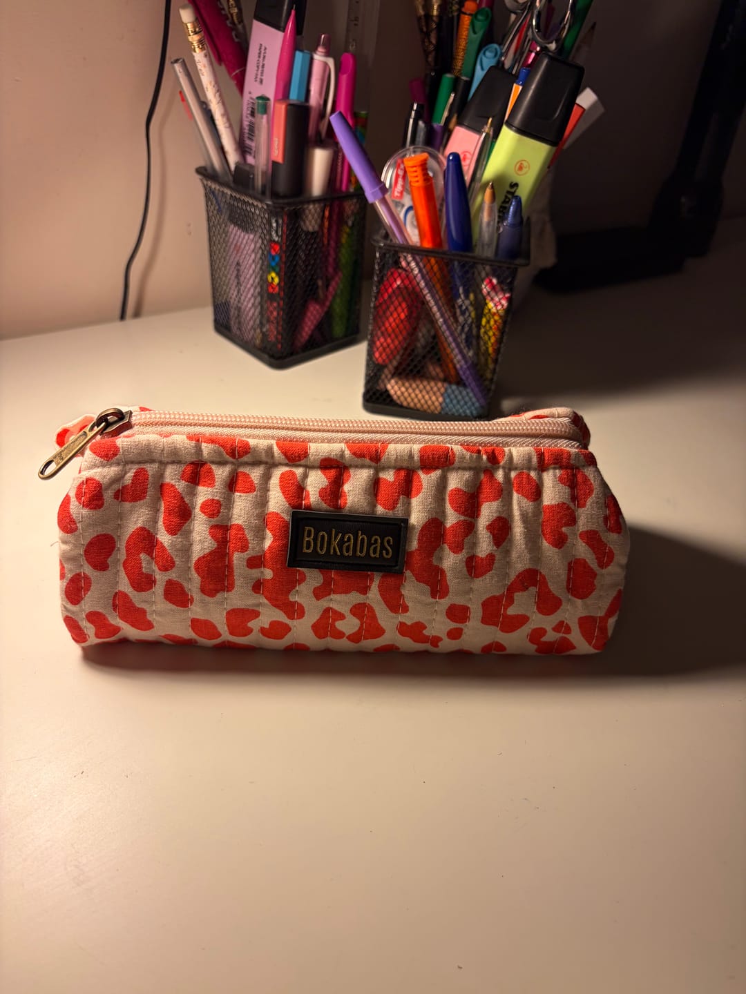 Customer photo review of La trousse à crayons matelassée Valentine rouge
