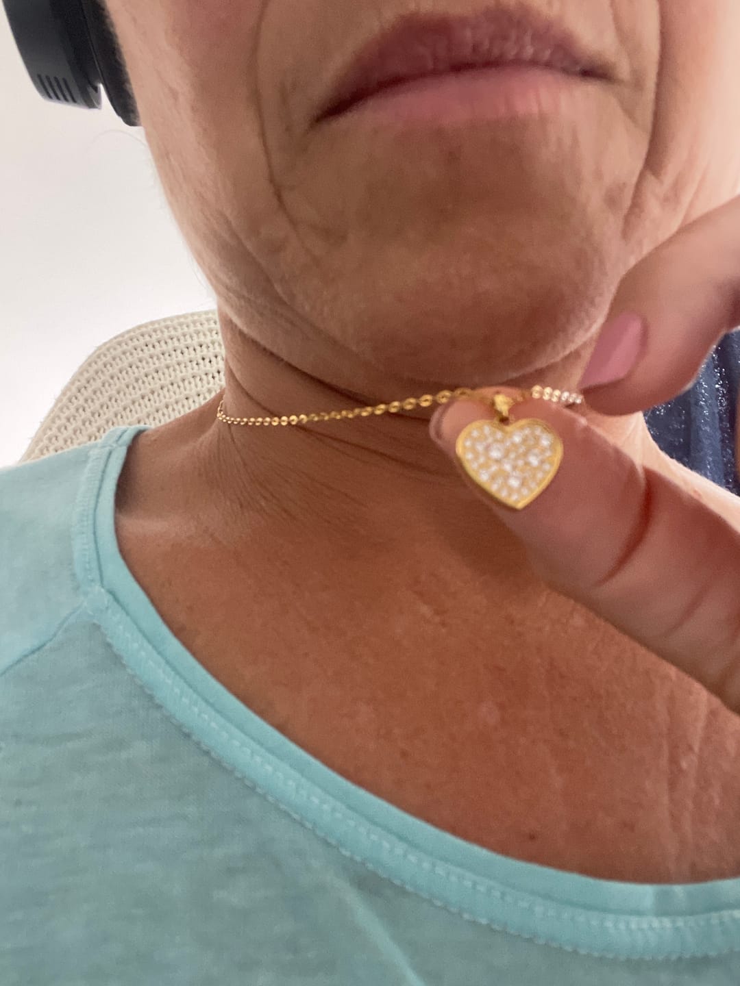 Customer photo review of Colar Love Pavé Personalizado