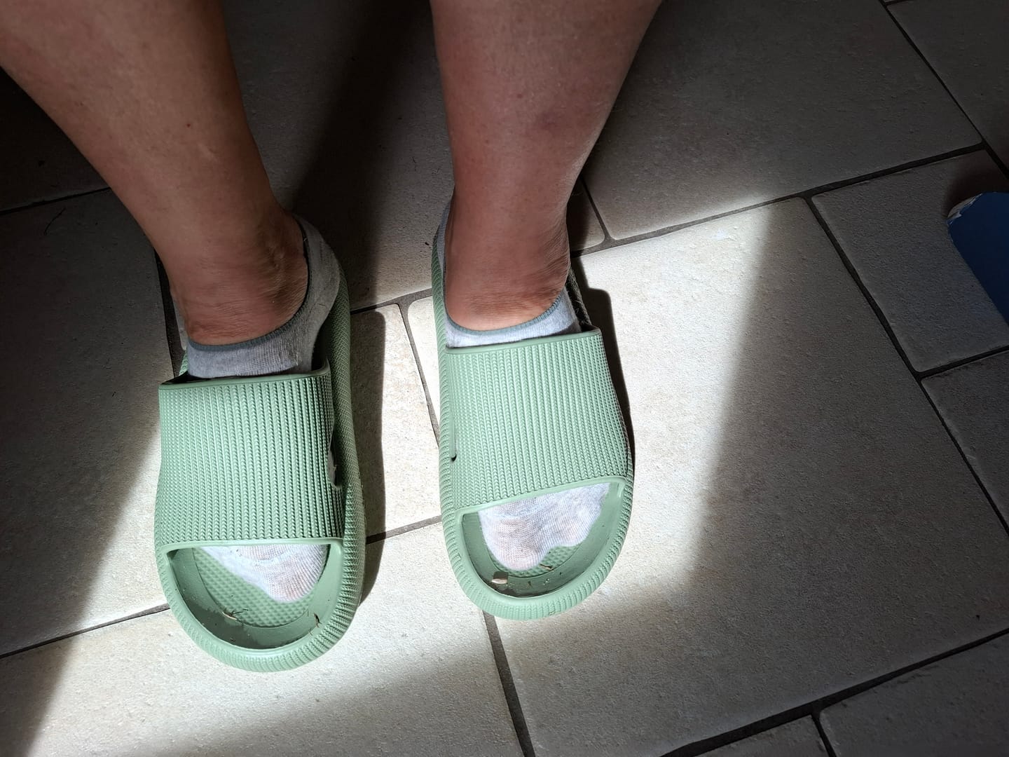 Customer photo review of HappyFlops Original