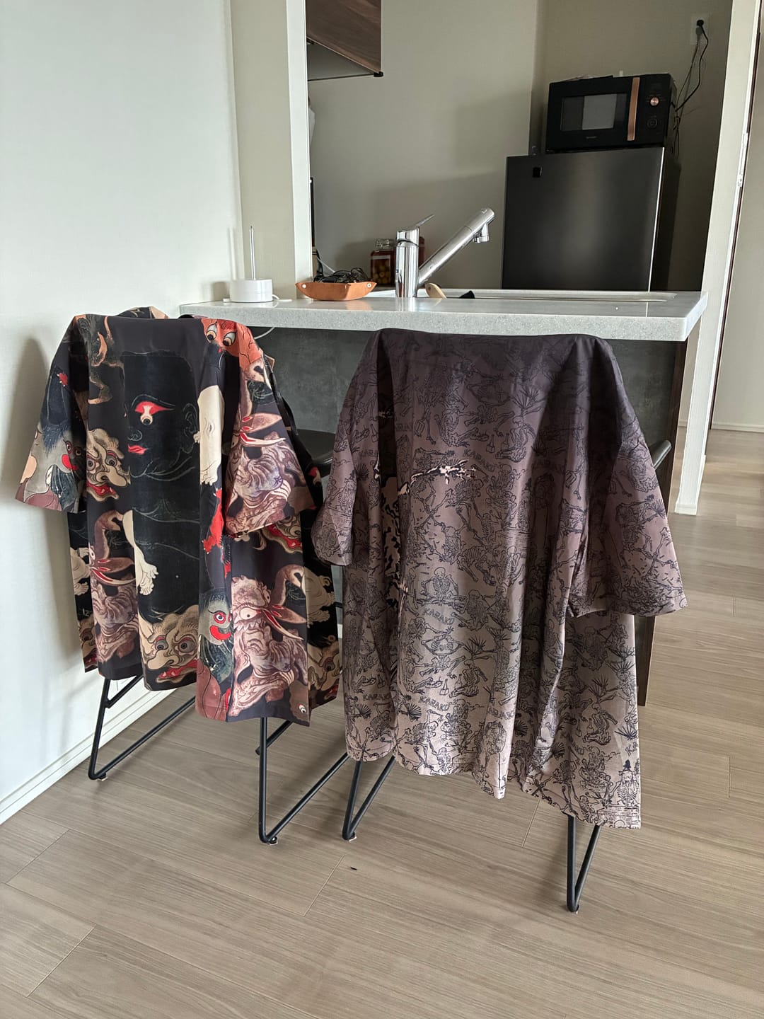 Customer photo review of 江戸時代「妖怪尽くし図鑑」浮世絵アロハシャツ