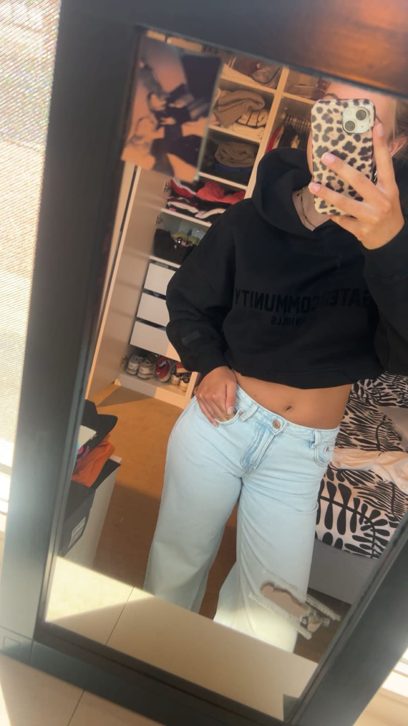 Customer photo review of BASICS HOODIE BLACK