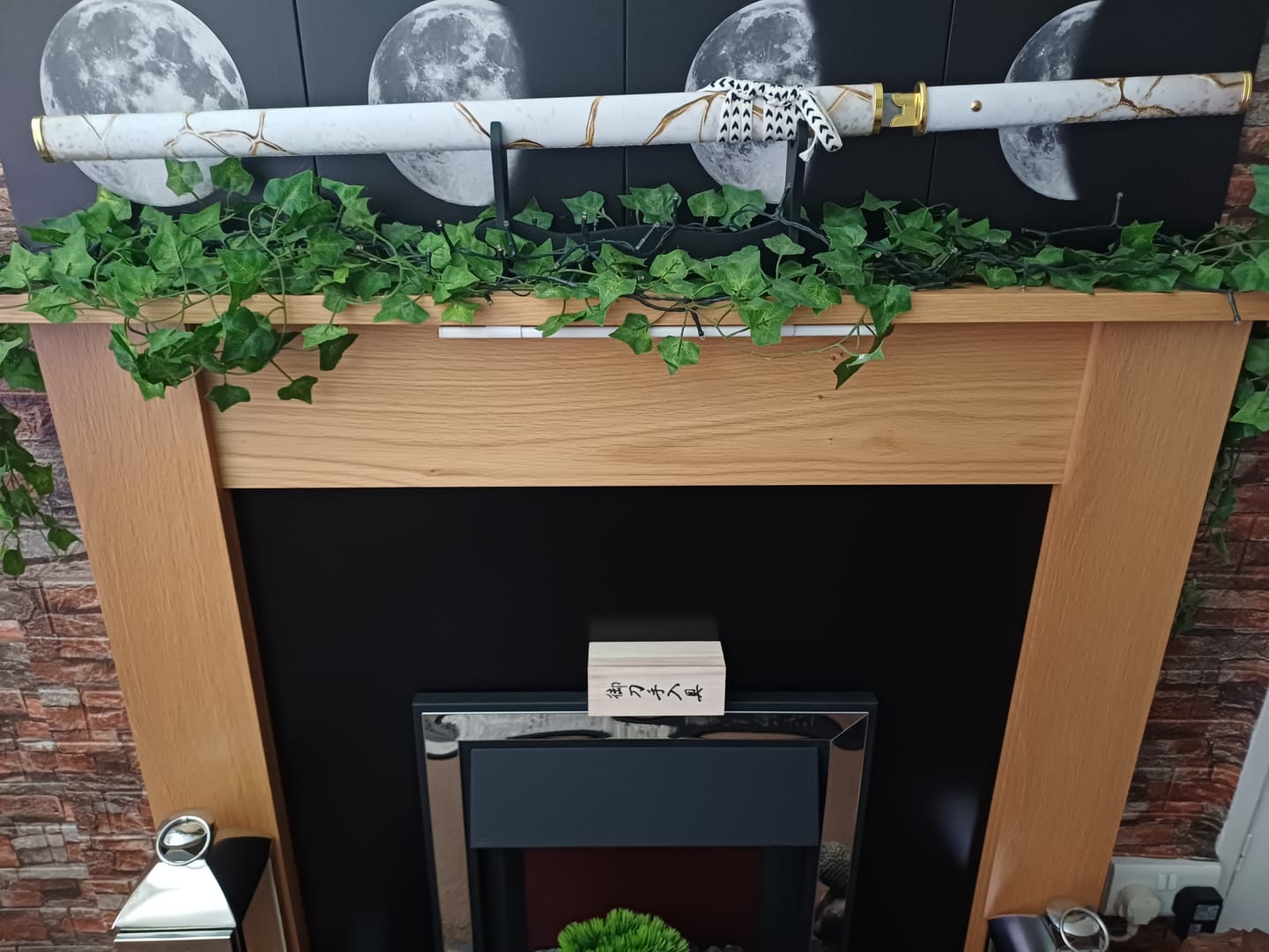 Customer photo review of Ghost Of Yotei - Gilded Day Display (Straight) Katana