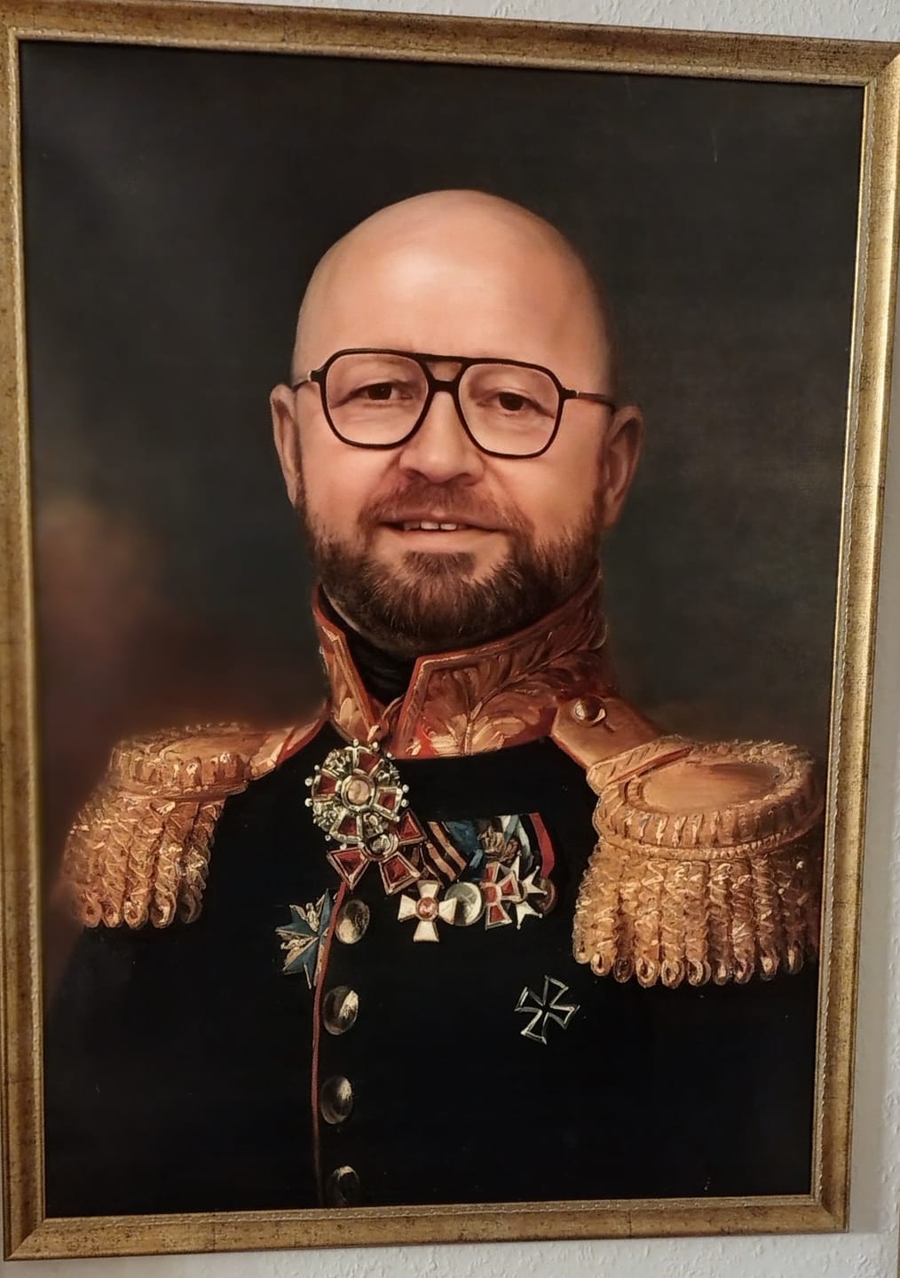 Customer photo review of DER GENERAL - personalisierte Leinwand / Poster