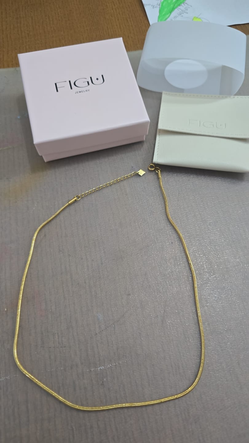 Customer photo review of Colar Lis