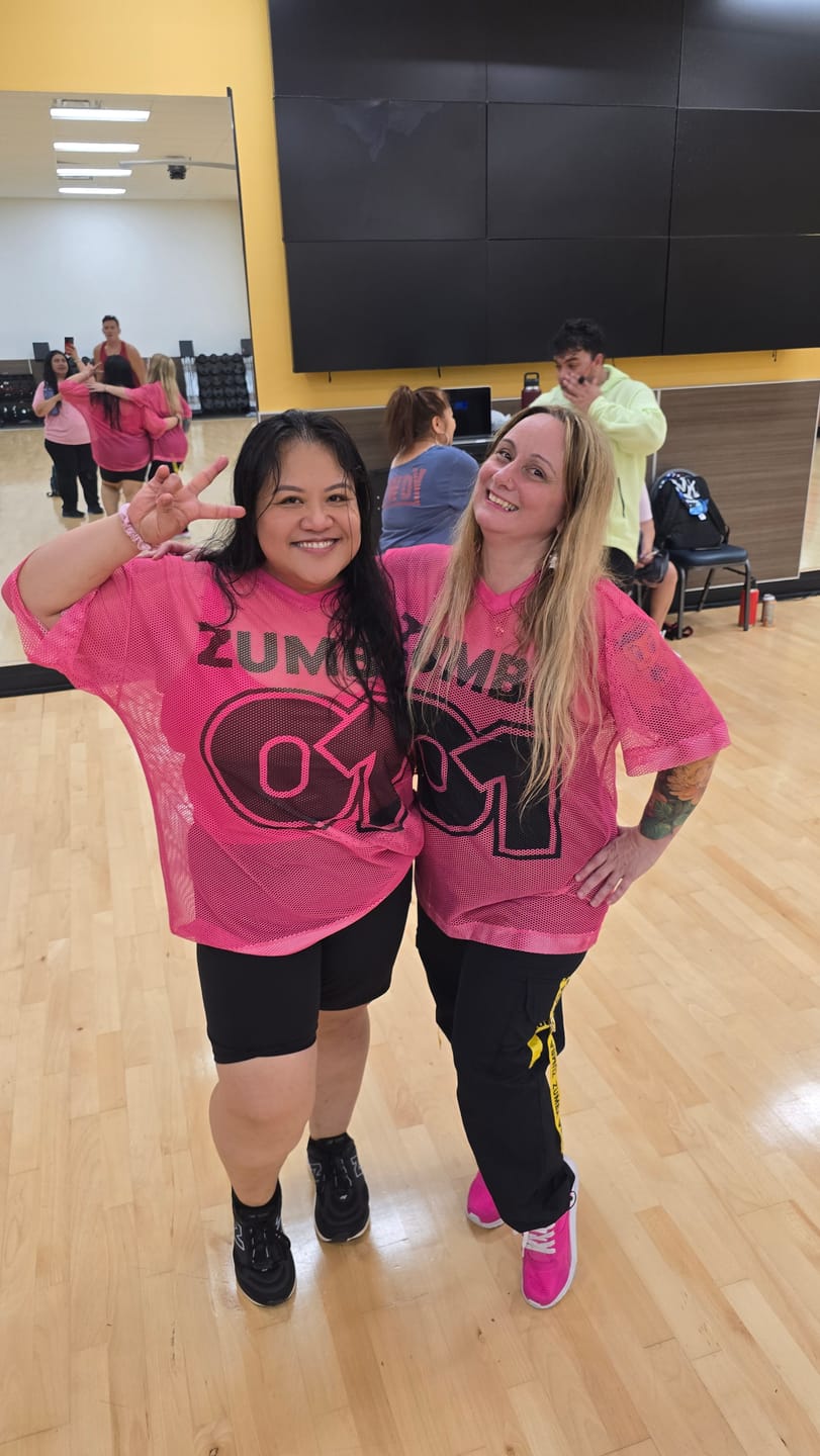 Customer photo review of Ultrabright Oversized Mesh V-Neck Top