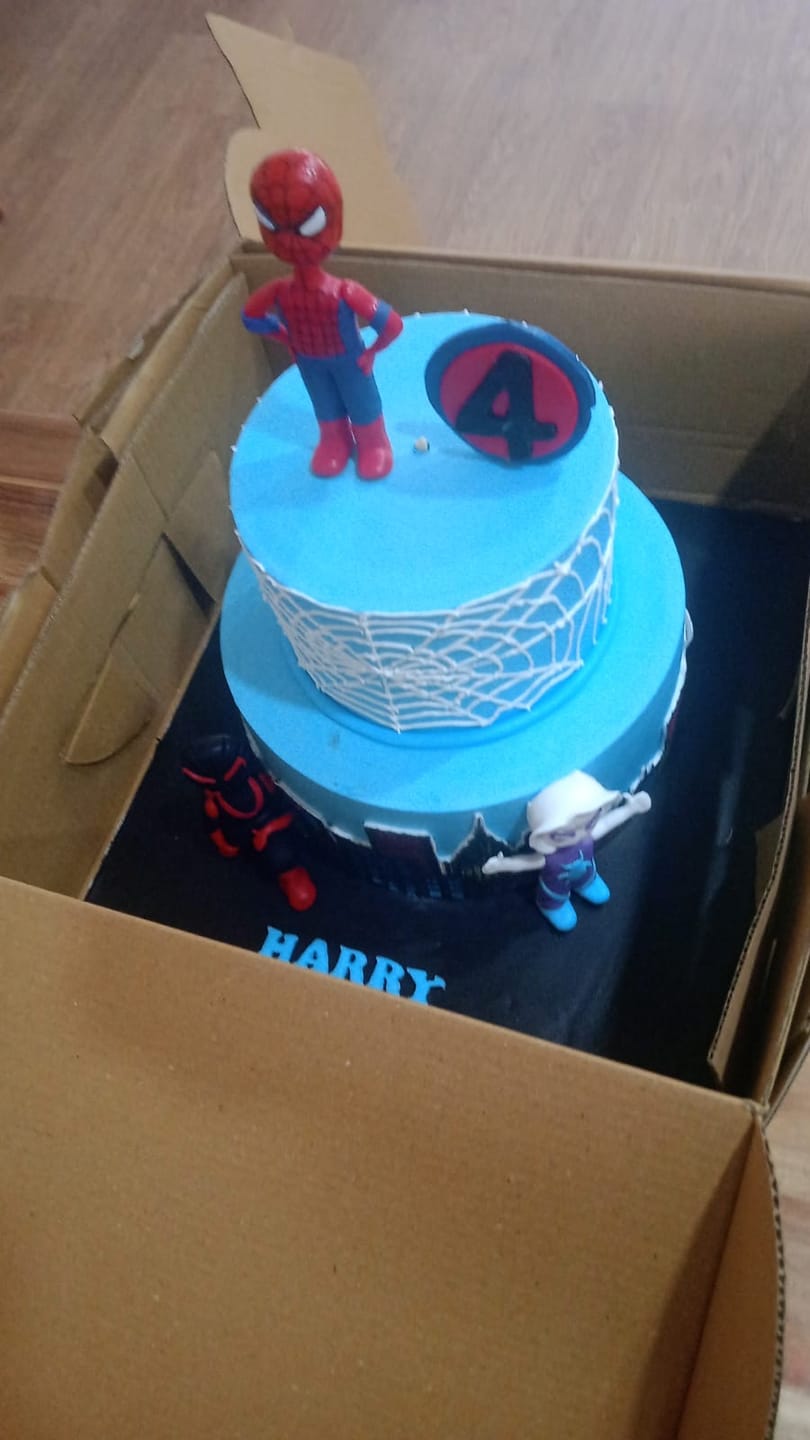 Customer photo review of Hot Wheels Track Cake