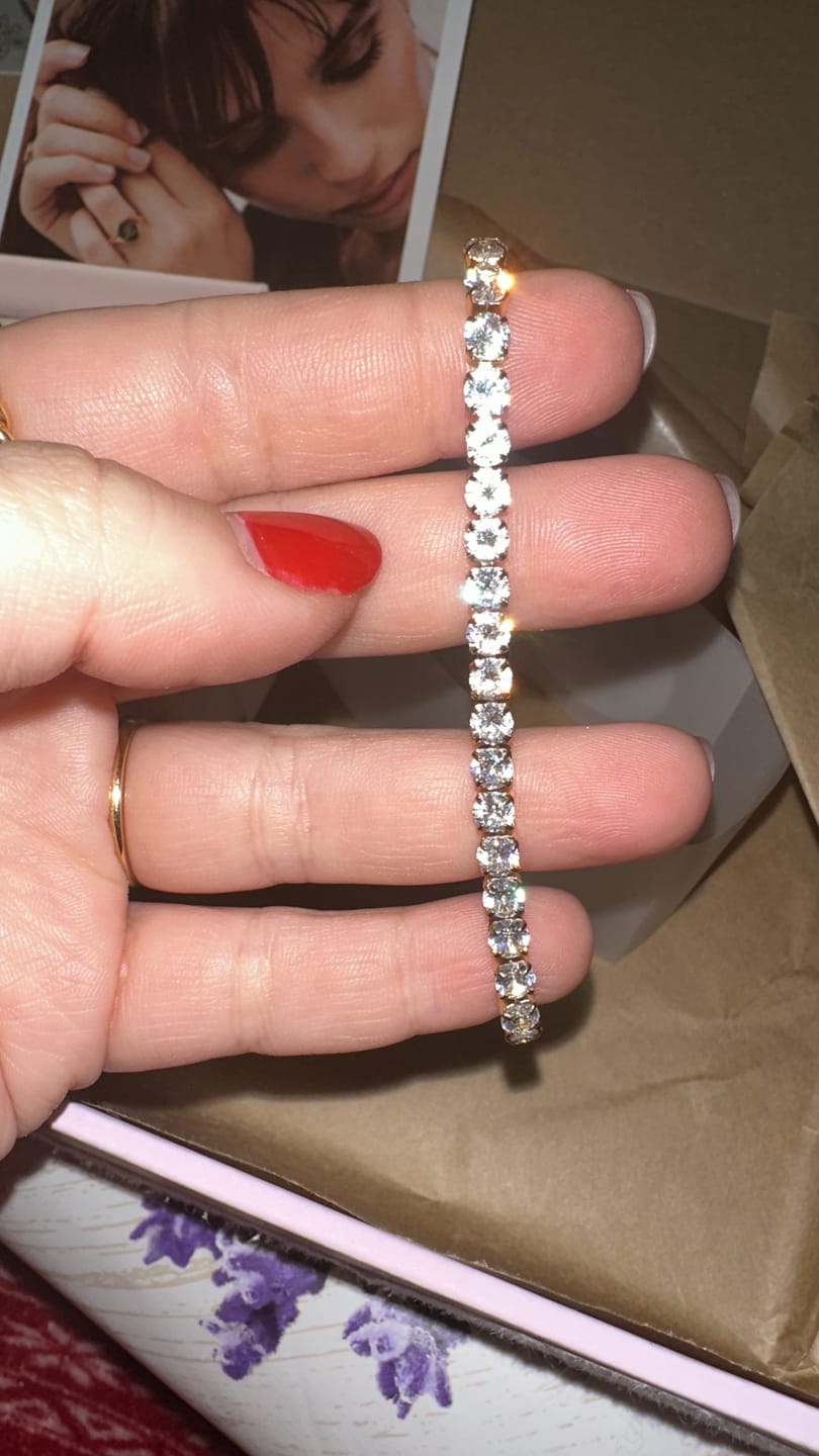 Customer photo review of Pulseira Ava