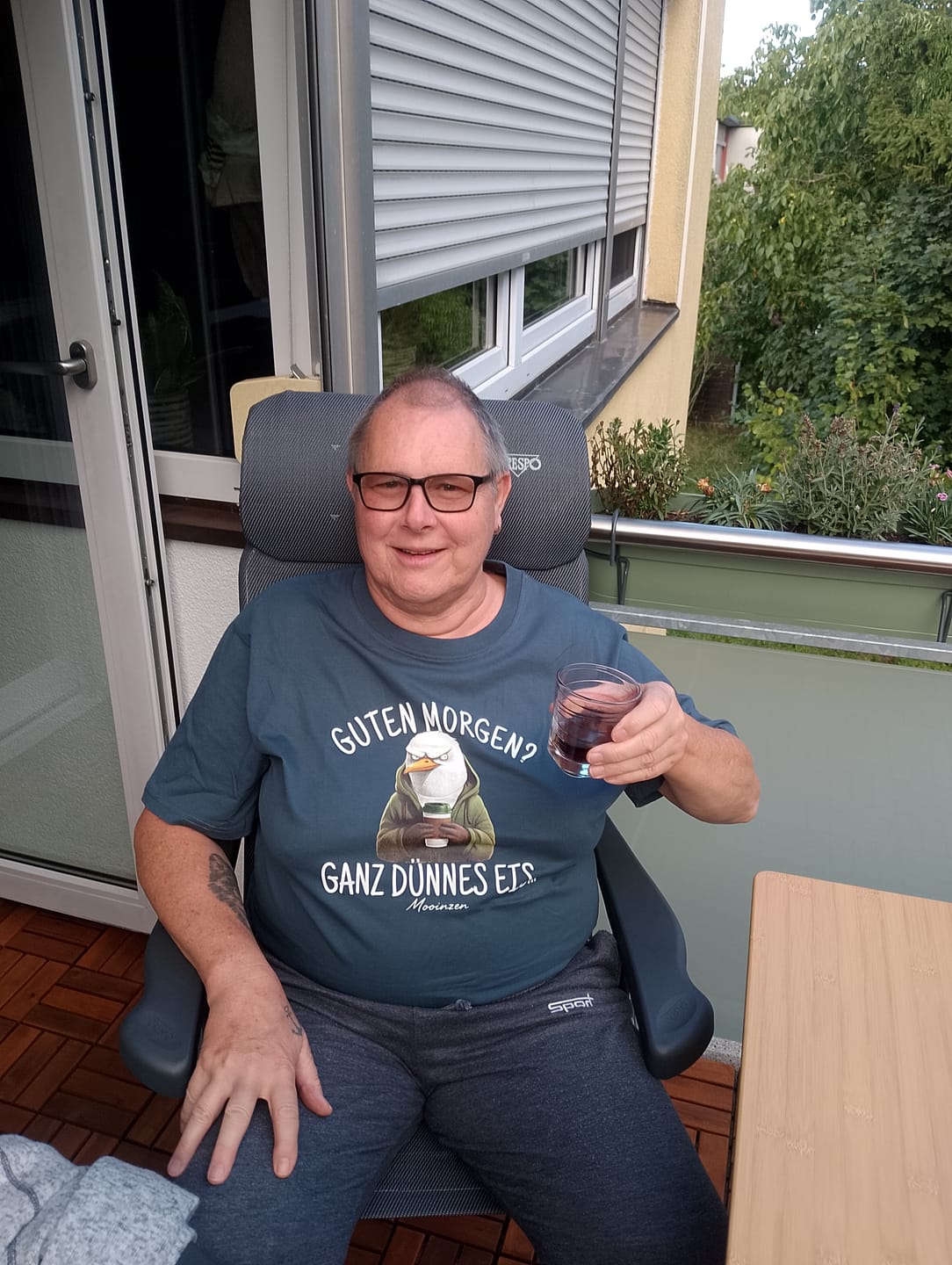 Customer photo review of Guten Morgen? Ganz dünnes Eis... · Herren Premium Bio T-Shirt