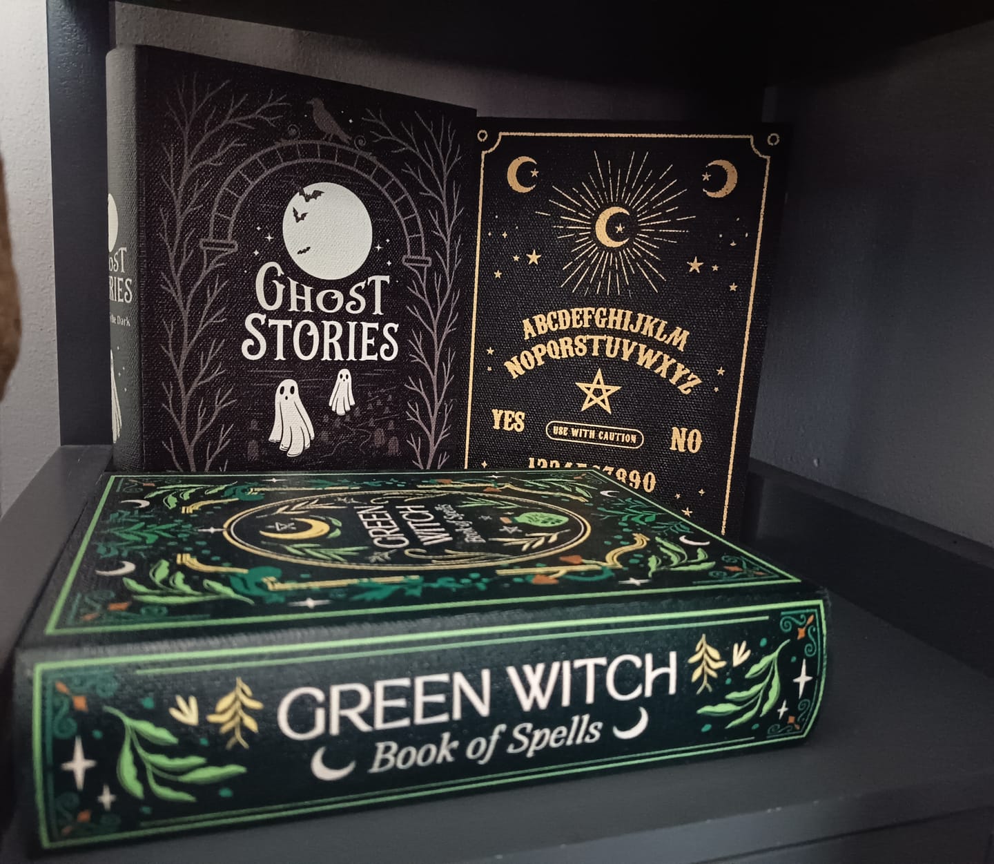 Customer photo review of Green Witch Buchbox – buchförmige Aufbewahrungsbox im Grimoire-Look