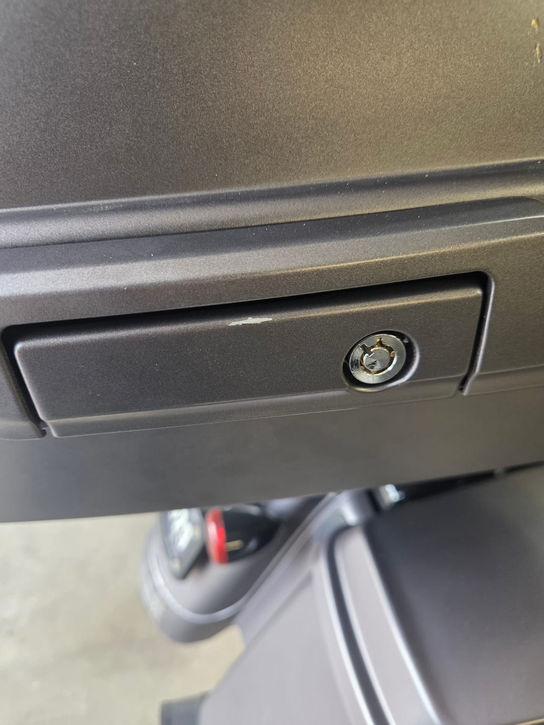 Customer photo review of COLOR OF LATCH AND HINGES