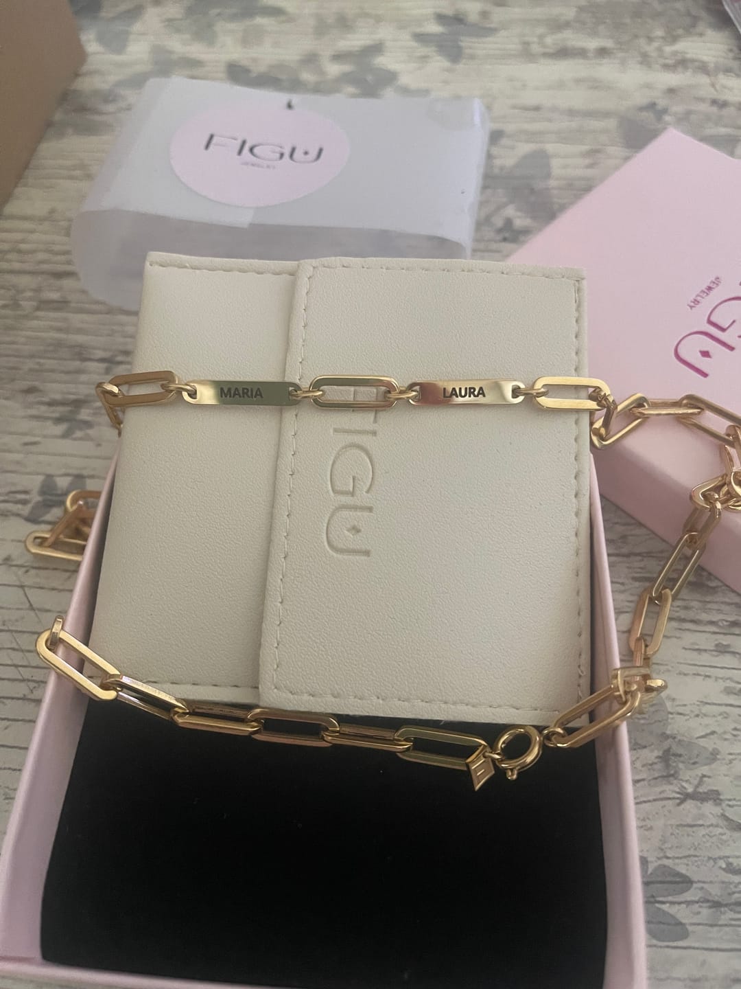 Customer photo review of Colar Matilde