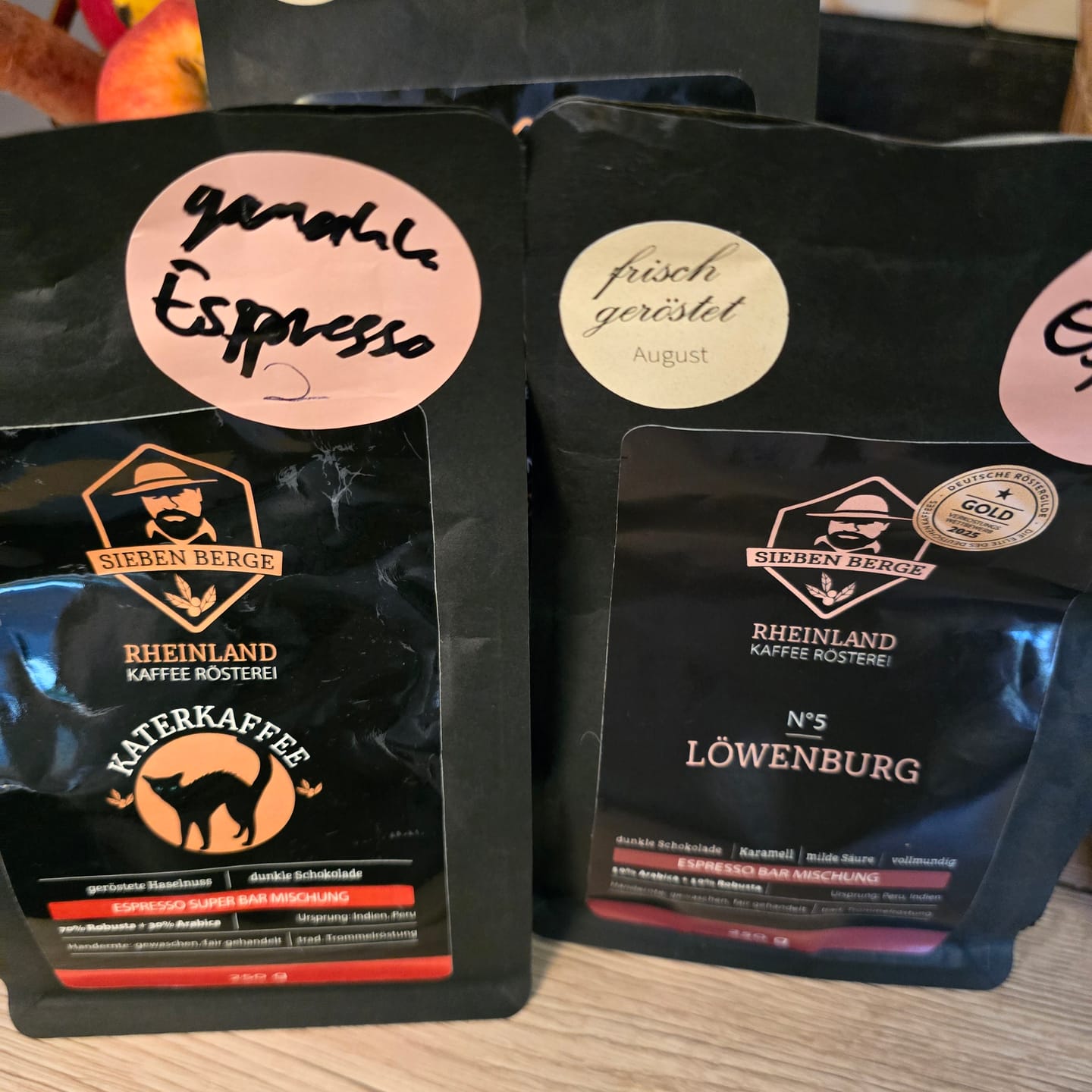 Customer photo review of Entdecke vier einzigartige Röstungen – Espresso Probierpaket 4x 250g