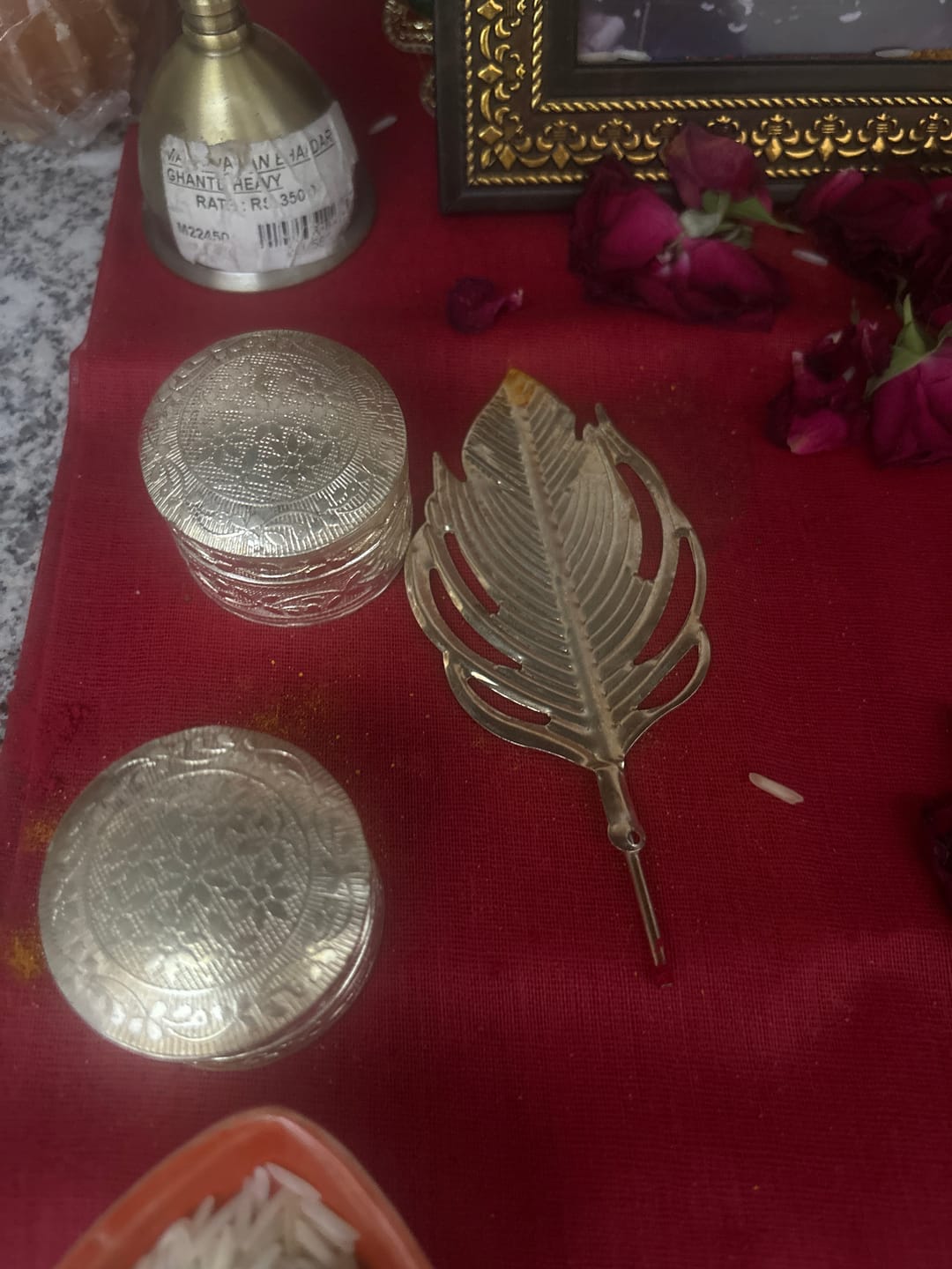 Customer photo review of Round German Silver Dabbi for supari, silver Elaichi, dry fruits packing / Wedding Return Gifts 🎁 and Favours for guests (1.5 inch width)
