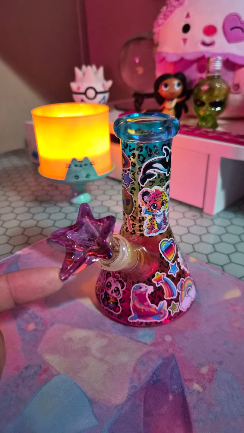 Customer photo review of RAINBOW ANIMALS BONG 6"