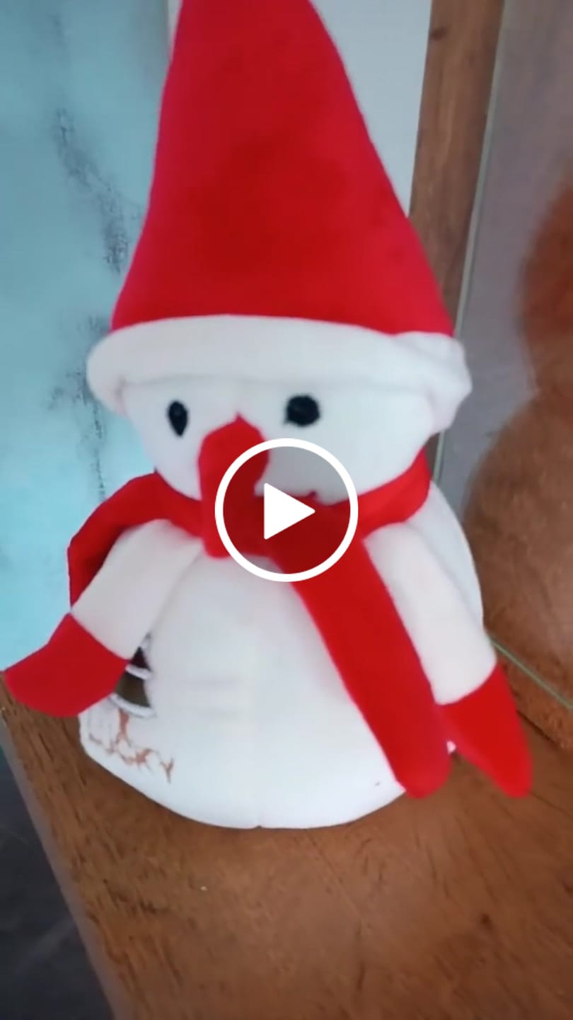 Customer video review of Boneco de Neve de Pelúcia Decoração de Nata