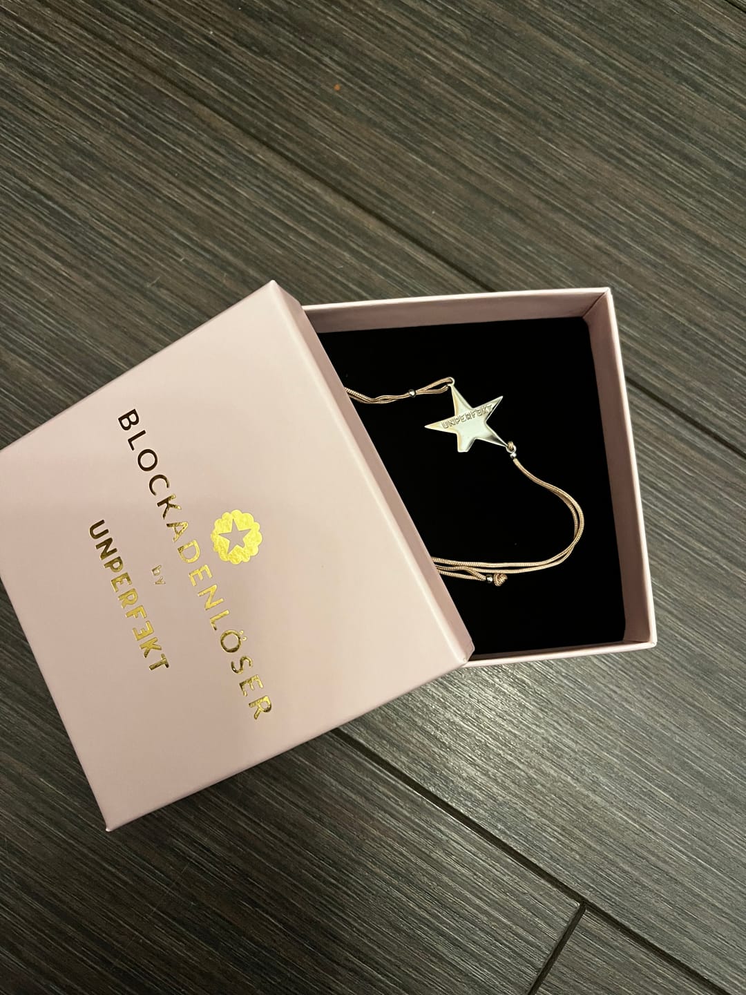 Customer photo review of Blockadenlöser Armband in Beige mit abgebrochenem Stern