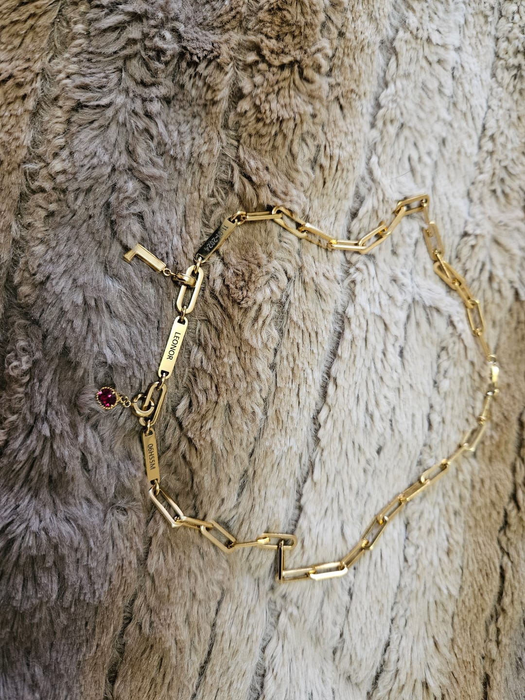 Customer photo review of Colar Matilde