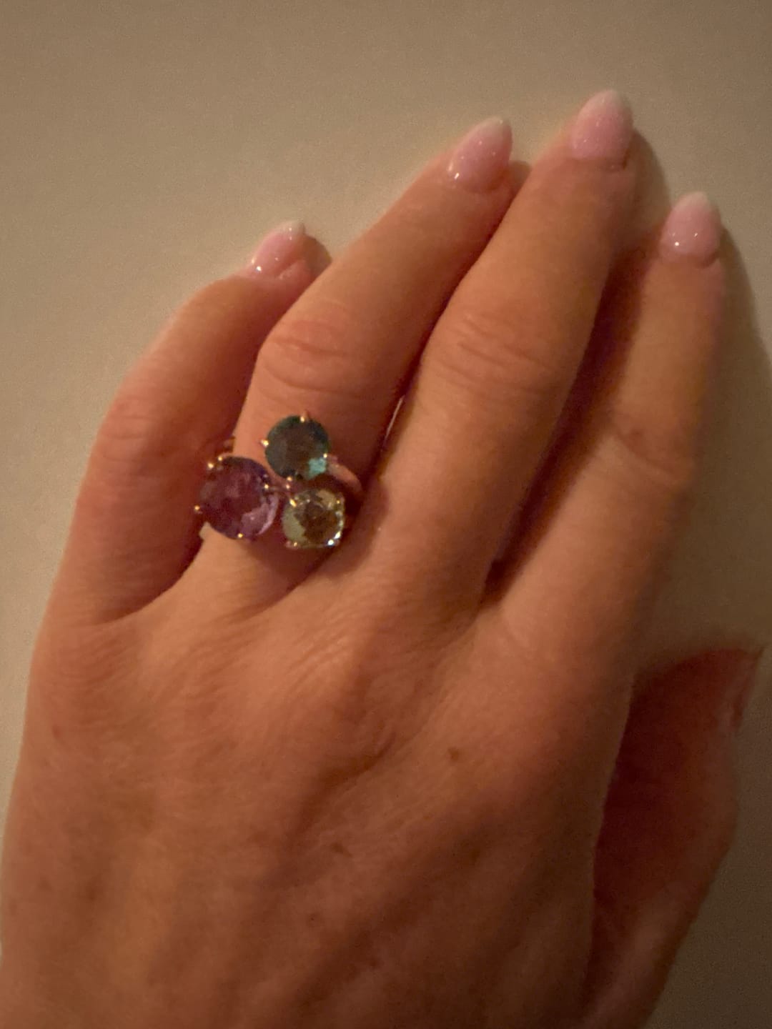 Customer photo review of Anello Essentiel Trilogy con Prisma Gem Taglio Mosaico