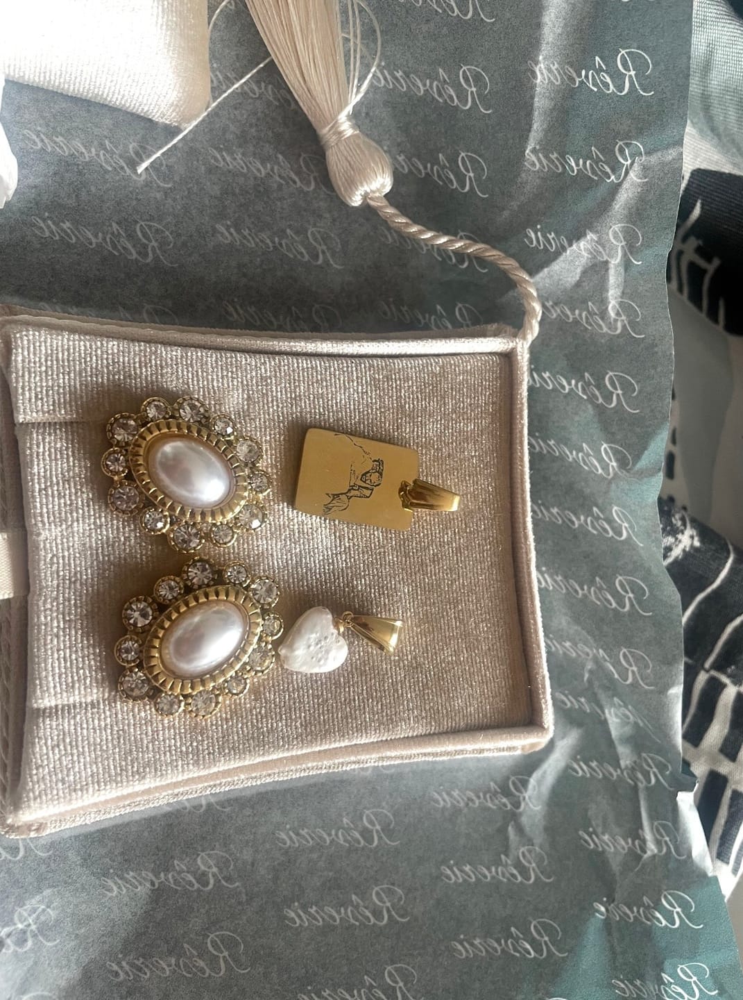 Customer photo review of Orecchini "Custode d'affetto"