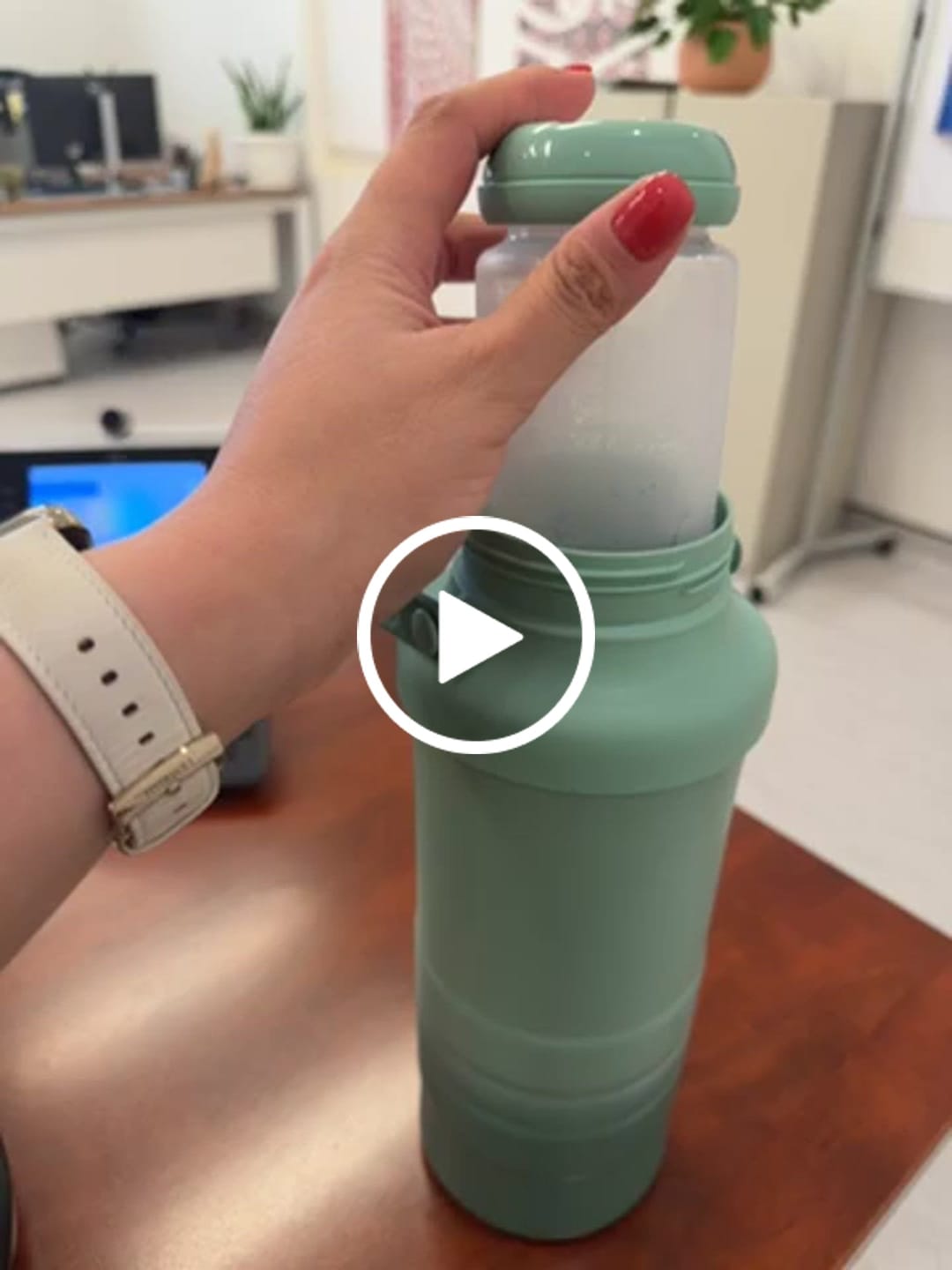 Customer video review of Momcozy Natural Baby Bottle BPA Free Breast Milk Container Storage Collection Bottle