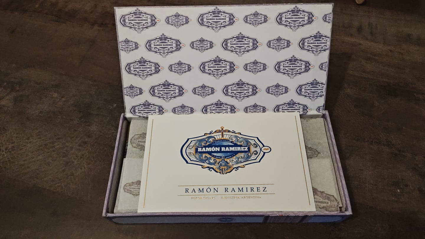 Customer photo review of Petit Robusto - Caja de 10 Unidades (NUEVO EDICION LIMITADA)