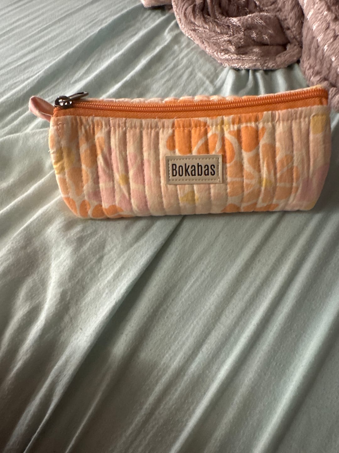 Customer photo review of La trousse à crayons matelassée Peachy orange