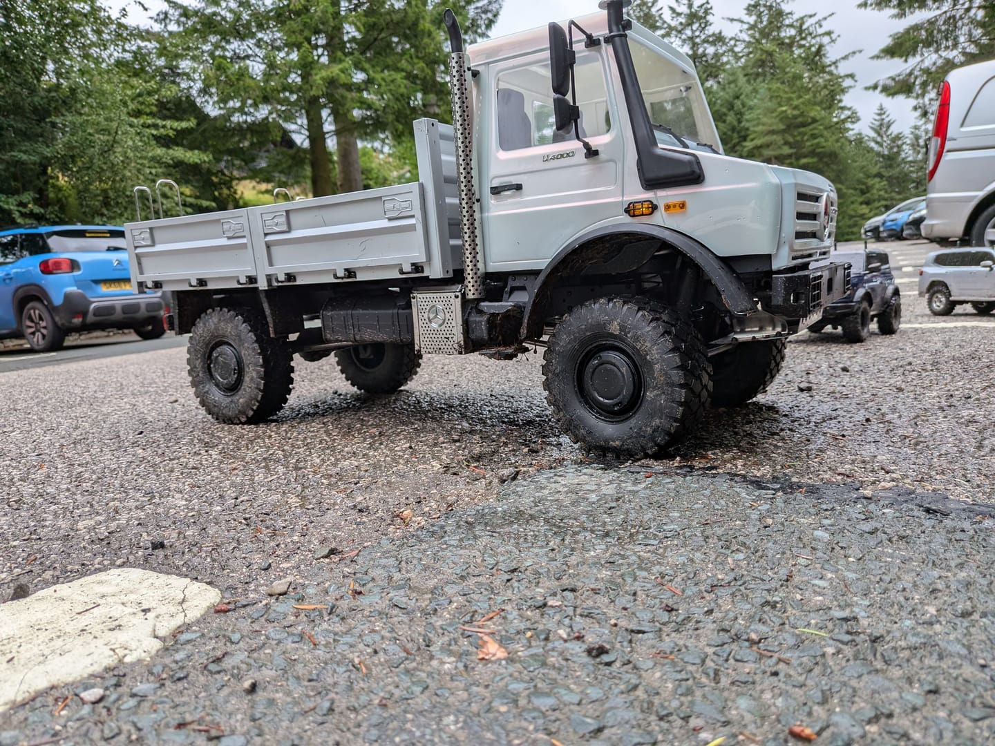 Customer photo review of Rlaarlo 1/7 Brushless RC Crawler Mercedes-Benz Unimog U4000 | UM07