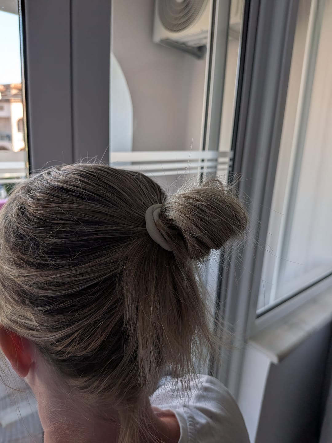 Customer photo review of Stranded Mini Messy Bun - #101 New Love