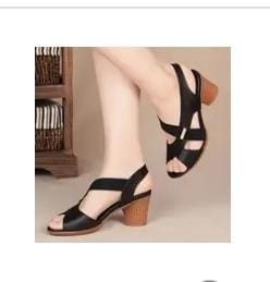 Customer photo review of Sandales élégantes à talon carré