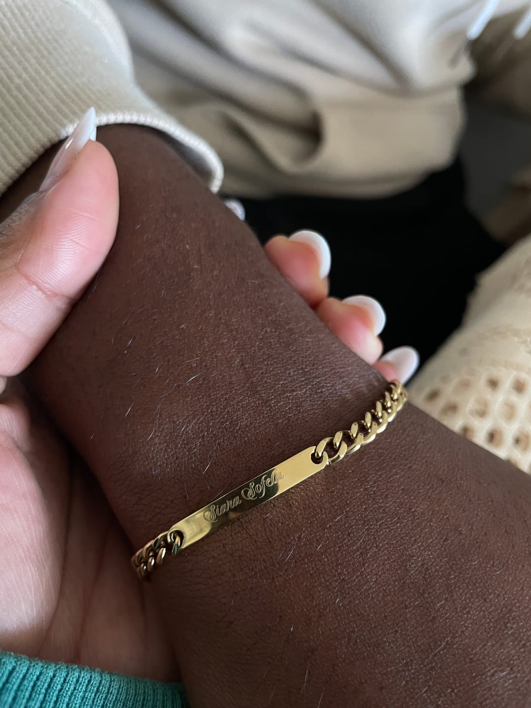 Customer photo review of Pulseira Maria Personalizada