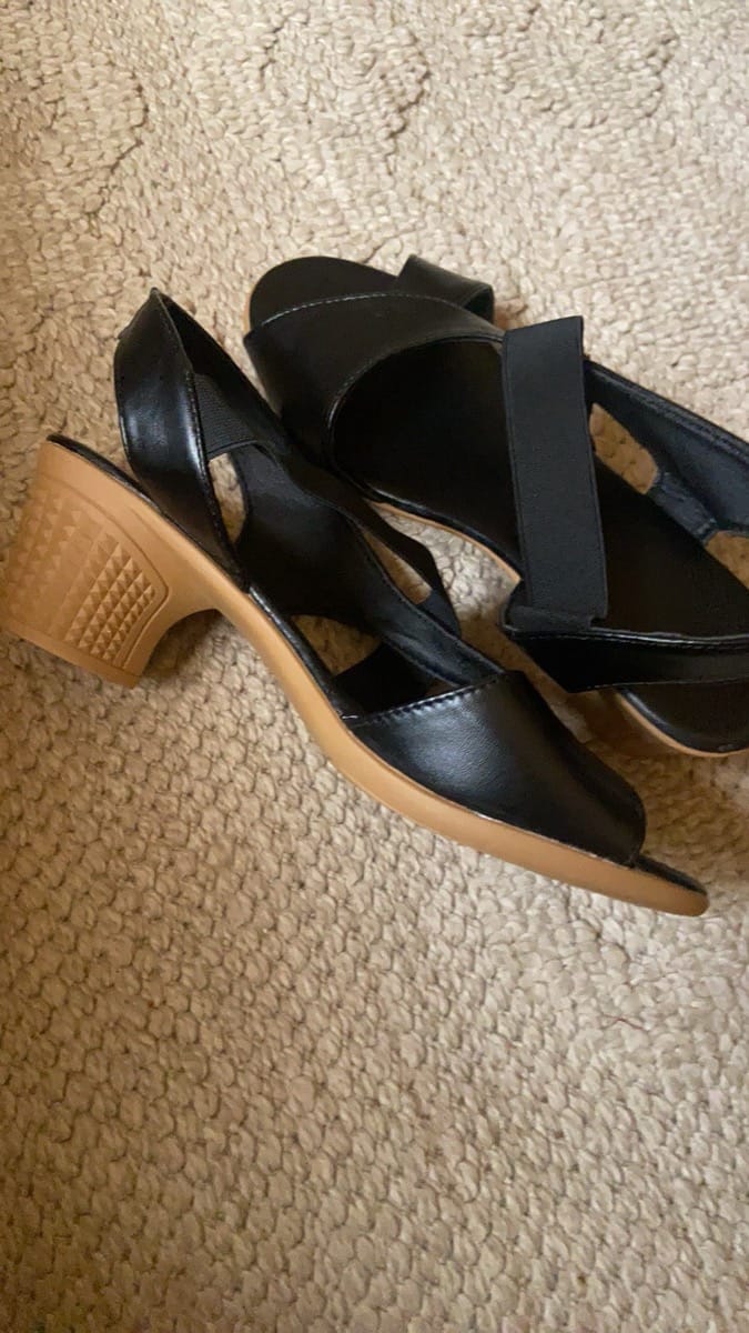 Customer photo review of Sandales élégantes à talon carré