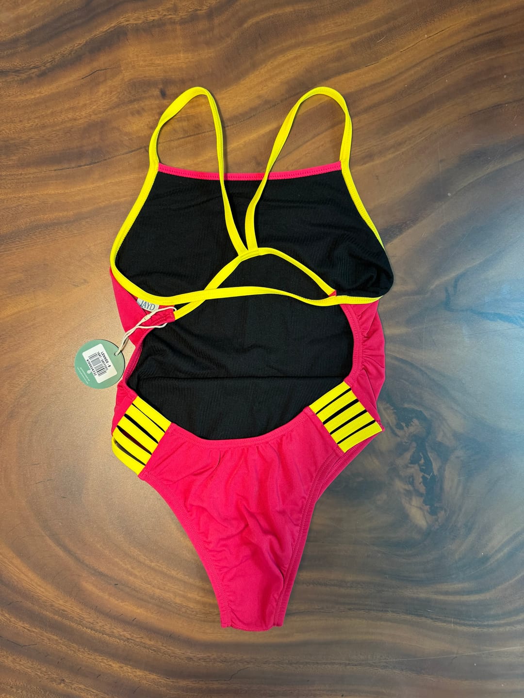 Customer photo review of LENNOX ONE PIECE - Tart|Daffodil