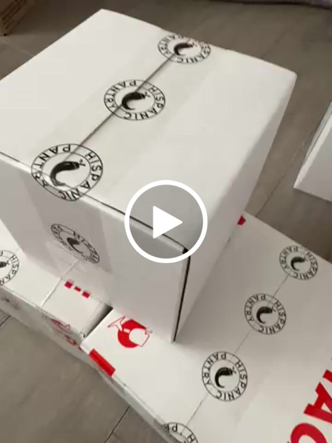 Customer video review of 165 x 165 x 165mm Regular White Mailing Box B149