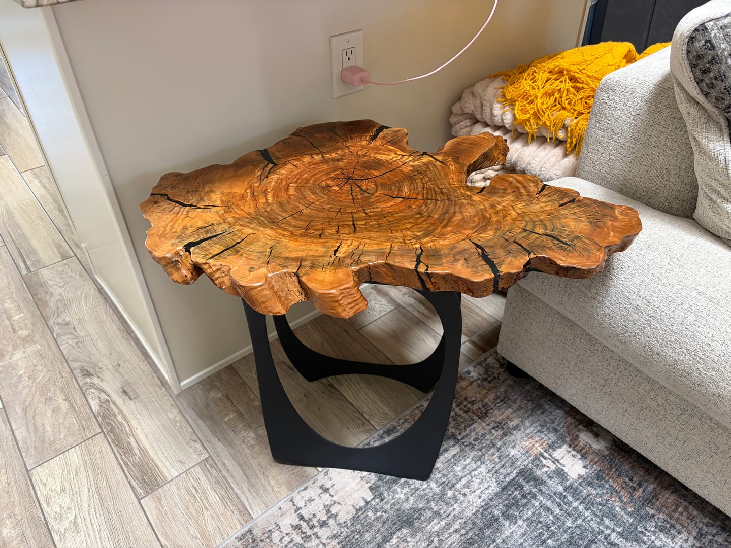 Customer photo review of End Table Legs 218 Cleo 20" H Unique Metal Furniture