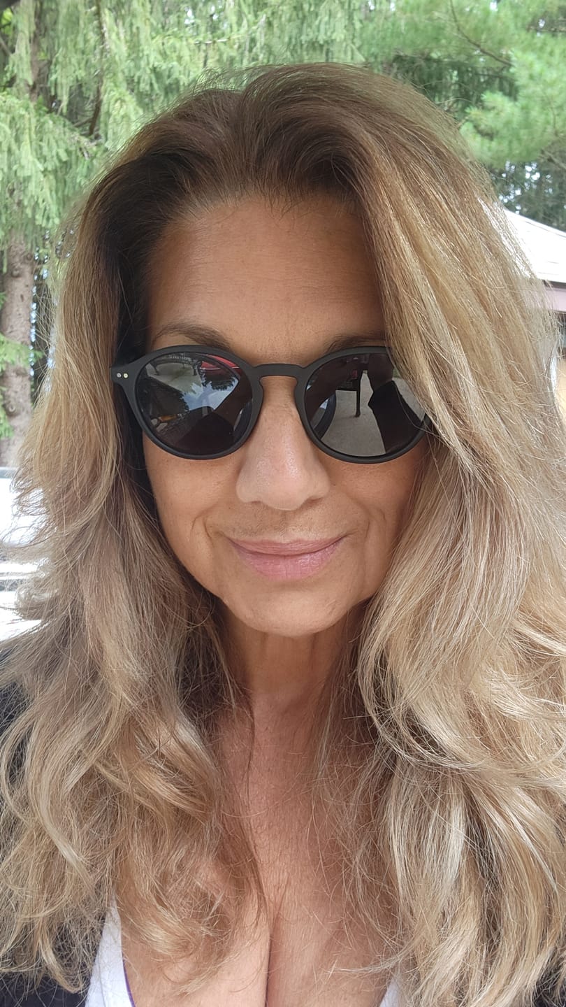 Customer photo review of Zenottic Sun Glasses Samuel