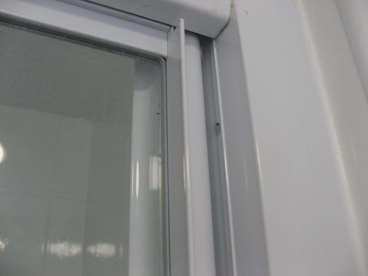 Customer photo review of 6mm T-Post Professional Shower Door Bulb Seal - Clear Vinyl BU002
