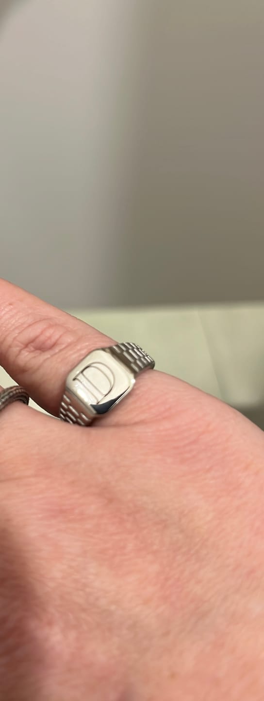 Customer photo review of Anel Letra Personalizável