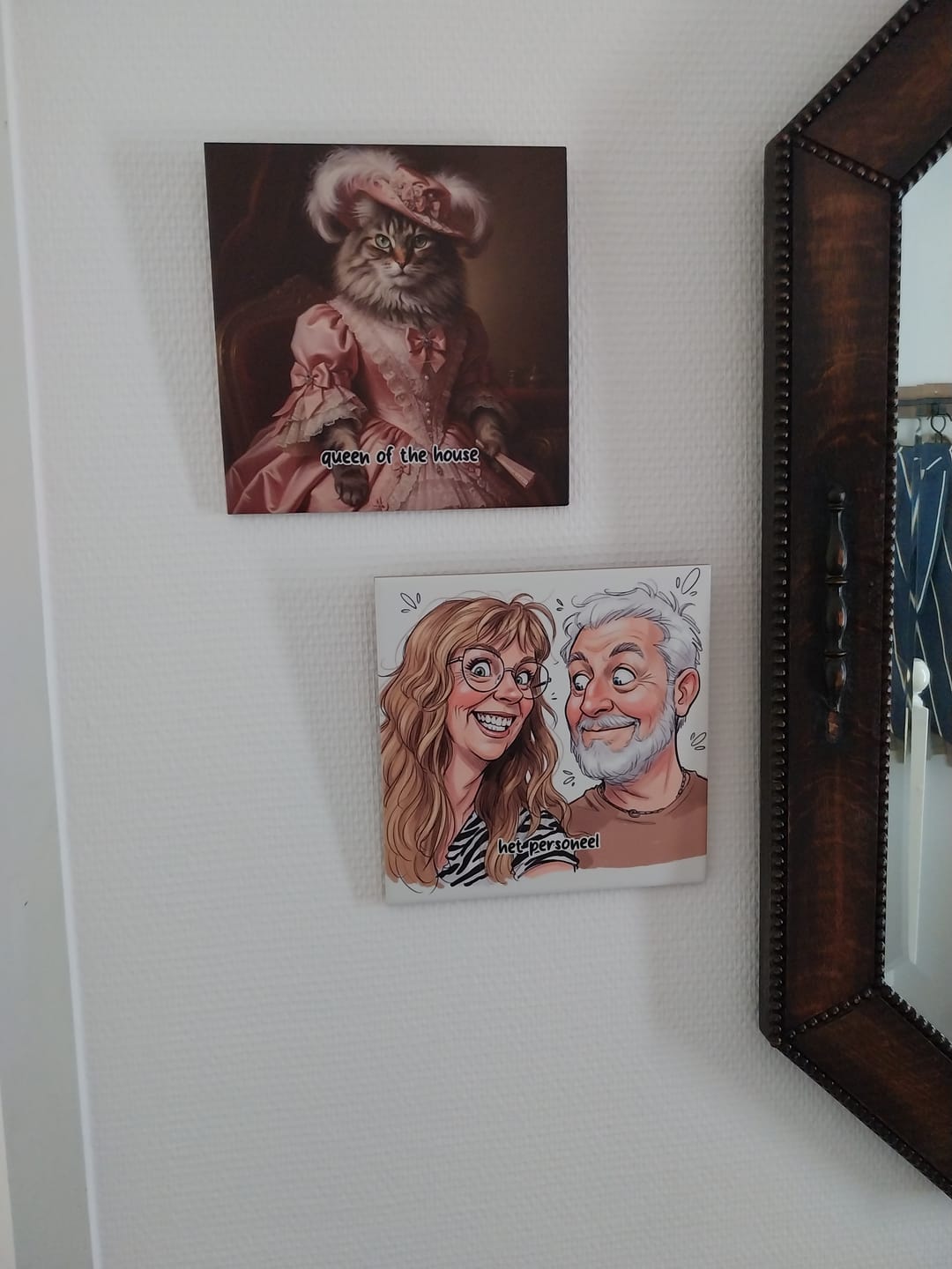 Customer photo review of Victoriaans Huisdier Portret Tegel – Jouw Dier in Luxe Roze Jurk