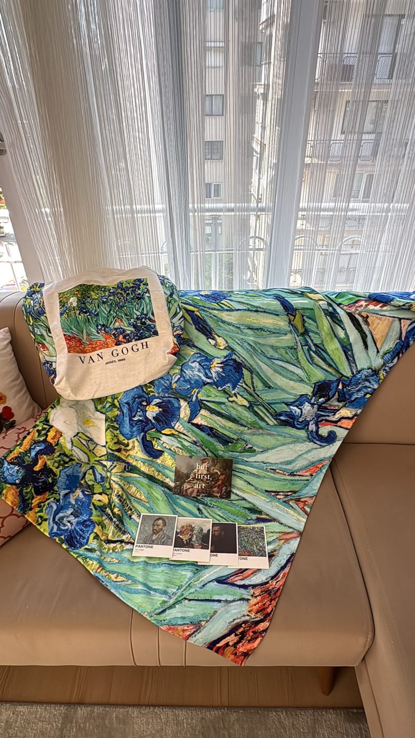 Customer photo review of Van Gogh Irises Omuz Çantası