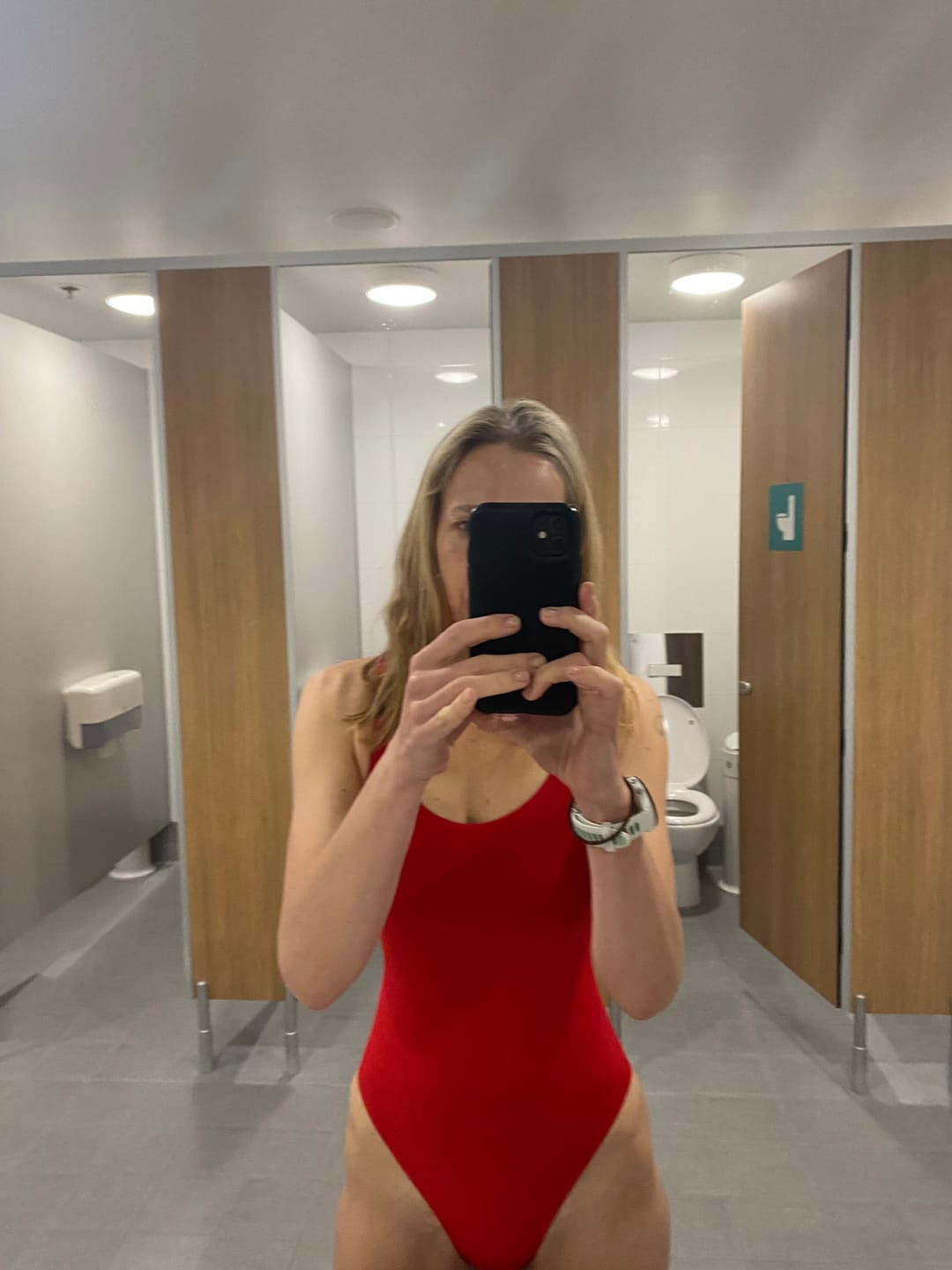 Customer photo review of LEVANTO ONE PIECE - Ruby